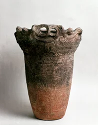 Gran jarrón de terracota de Fukushima, período Jomon siglo XVI-X a.C.