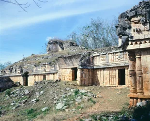 El Palacio de Labna, edificio de estilo Puuc, Yucatán (México). Civilización maya. Siglos IV-X.