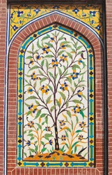 Árbol en flor, decoración de mayólica, mezquita de Wazir Khan (siglo XVII), Lahore, Punyab, Pakistán.
