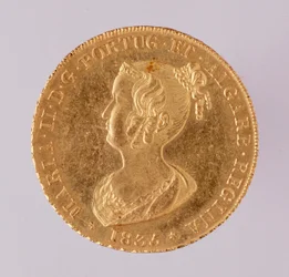 Corona de oro de la reina de Portugal María II (1835)