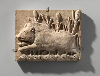 Panel de Pared con un Jabalí Cargando, c. Siglo VI d.C.