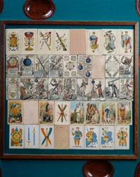 Cartas, detalle de mesa de cartas catalana, España