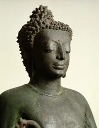 Buda de pie, de Buriram (detalle)
