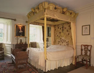 Cama con dosel y cuna, utilizadas por María Reina de Escocia y su hijo, el futuro Jacobo VI de Escocia y I de Inglaterra