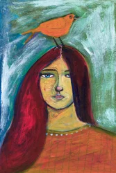 Mujer con un pájaro naranja