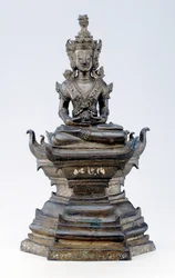 Buda como el Sanador, cultura Lan Na (bronce)