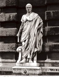 Estatua de Emilio Papiniano (mármol)