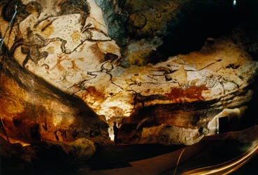 Vista panorámica de la Sala de los Toros de Lascaux, Francia, 2022 (foto)