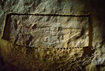 Grabado rupestre prehistórico que representa un salmón, procedente de la Abri du Poisson (Roca del Pez...