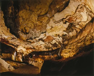 El mítico unicornio de Lascaux y otras pinturas de Lascaux realizadas hace más de 17.000 años.