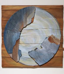 Virgen con el Niño, 2007 (panel, materiales encontrados, textil, medio iridiscente)