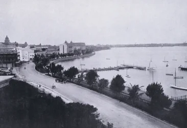 Paseo de la Bahía, Durban (foto en b/n)