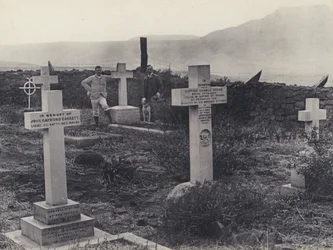 Tumbas de Oficiales en Majuba (foto en blanco y negro)