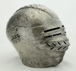 Armet adaptado para uso mortuorio