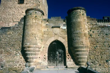 Una puerta en la muralla de la ciudad