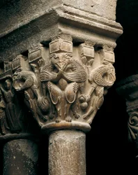 Capitel de una columna, de la Iglesia de Santa María de l