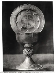Cáliz y Plato de la Eucaristía, pertenecientes al Abad Pelagio, finales del siglo XII principios del XIII (plata)