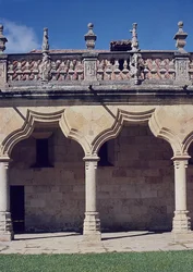 (detalle) del Patio de las Escuelas Menores