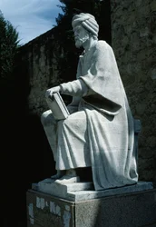 Estatua de Averroes (Ibn Rushd)