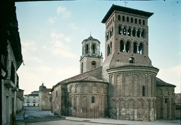 Vista de la Iglesia de San Tirso