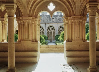 Vista hacia el claustro desde la Sala Capitular, siglo XII-XIII