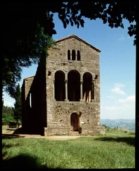 Vista de la iglesia de Santa María
