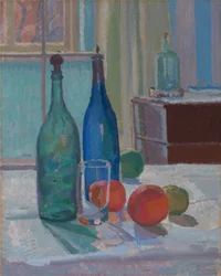 Botellas azules y verdes y naranjas