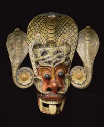 Máscara de Sri Lanka (madera pintada)