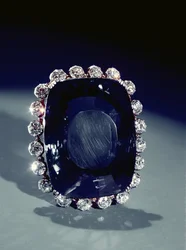 El broche Logan (zafiro y diamante)