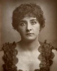 Julia Gwynne, cantante de ópera y actriz británica, 1884