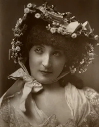Miss Mulholland, actriz, 1884