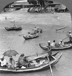 Barcos en el río Irrawaddy, Sagaing, Birmania, 1908