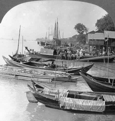 Mirando hacia el río Irrawaddy, Rangún, Birmania, 1908