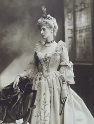Lady Evelyn Cavendish, luego Duquesa de Devonshire, como una Dama en la Corte de la Emperatriz María Teresa, El Baile del Jubileo de Diamante de la Duquesa de Devonshire en Devonshire House
