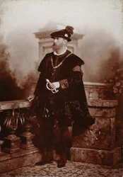 Spencer Compton Cavendish, 8º Duque de Devonshire, como el Emperador Carlos V, El Baile del Jubileo de Diamante de la Duquesa de Devonshire en Devonshire House