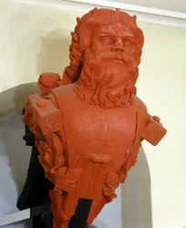 Figura de la corbeta sueca Thor, nombrada en honor a la deidad escandinava. Su símbolo es el martillo. Construida en 1841. Marinmuseum Karlskrona, Suecia