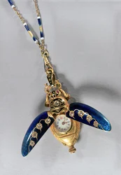 Reloj colgante con caja de cazador en forma de escarabajo, Chaux-de-Fonds, década de 1890