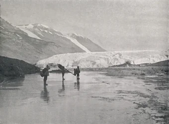 Empacando desde el Campamento Alcove hasta el Mar, c1911, 1913