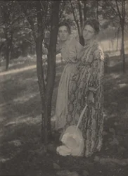 En el bosque,c. 1899 (foto)