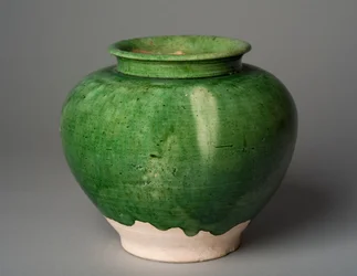 Jarra vidriada en verde
