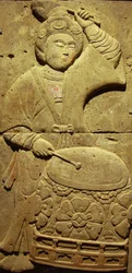 Estela de terracota con músico, Dinastía Tang (618-907), descubierta en la Provincia de Shaanxi, Museo de la Selva de Estelas en Xian. Fotografía, Leonard de Selva, China, 2006