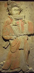 Estela de terracota con músico, Dinastía Tang