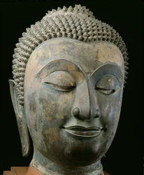 Cabeza de un Buda gigante (bronce)