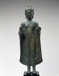 Buda de pie, finales del siglo VIII