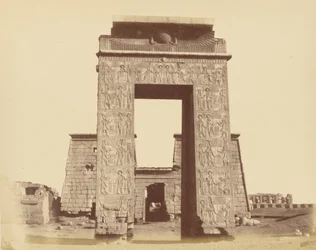 Portal del Templo de Khonsu, Karnak
