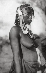 Mujer árabe del sur de Sudán, Abu Matarik a Halfa, Sudán, 1925 1927