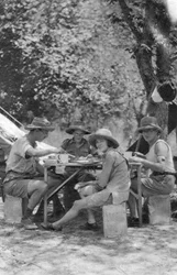 Hora de la comida, Livingstone a Broken Hill, Rhodesia del Norte, 1925-1927