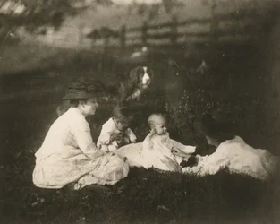 [Frances, Artie y Tom Crowell y Susan Macdowell en Avondale, PA.]