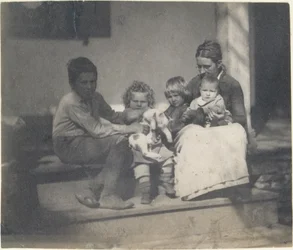 [Frances Crowell con niño no identificado, Katie, James y Frances Crowell], 1890