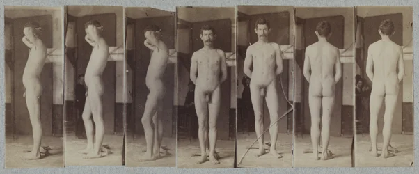 Fotografías de un modelo masculino desnudo de pie («Joseph Smith»)